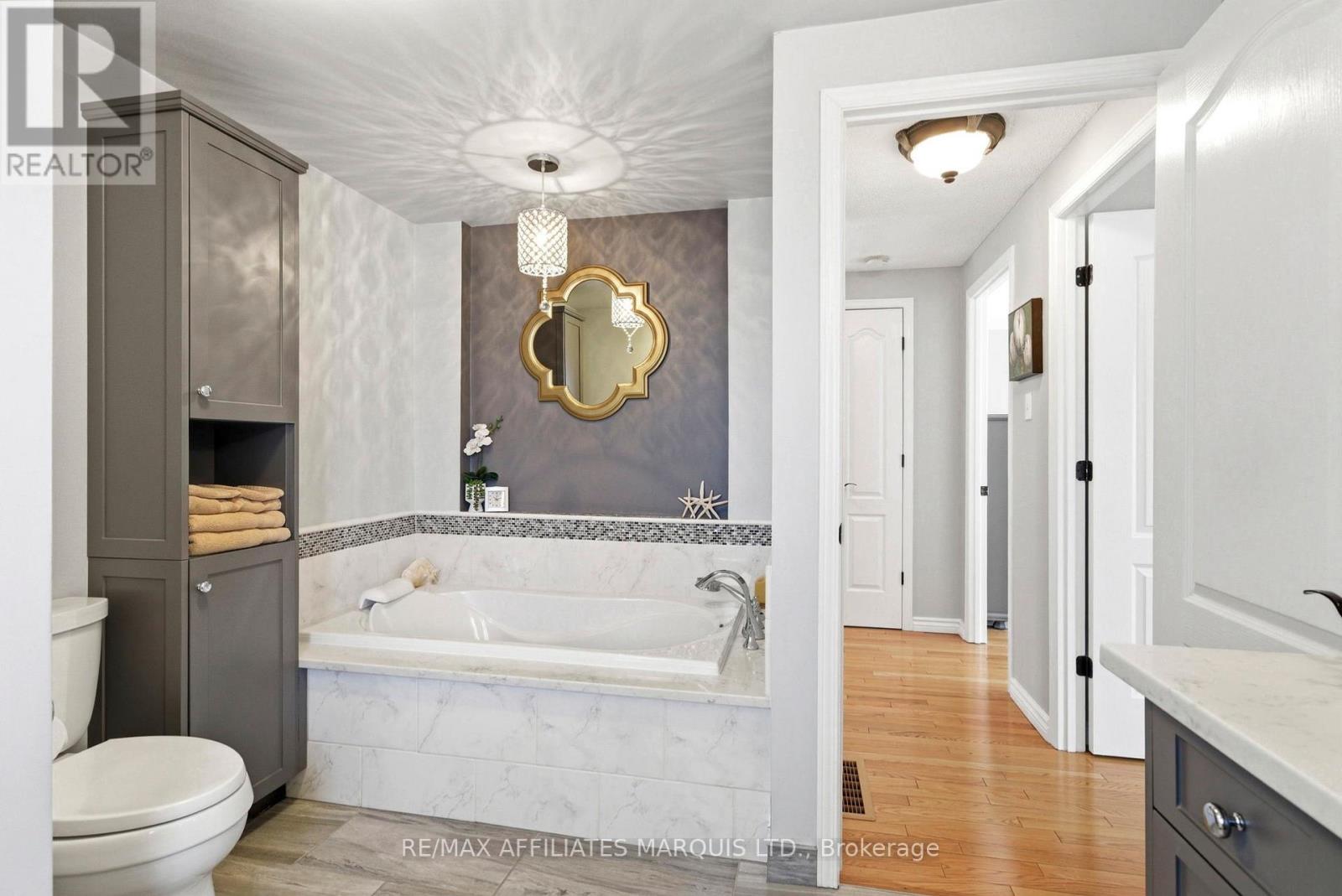 1429 Holy Cross Boulevard, Cornwall, Ontario  K6H 6Z5 - Photo 26 - X12963054