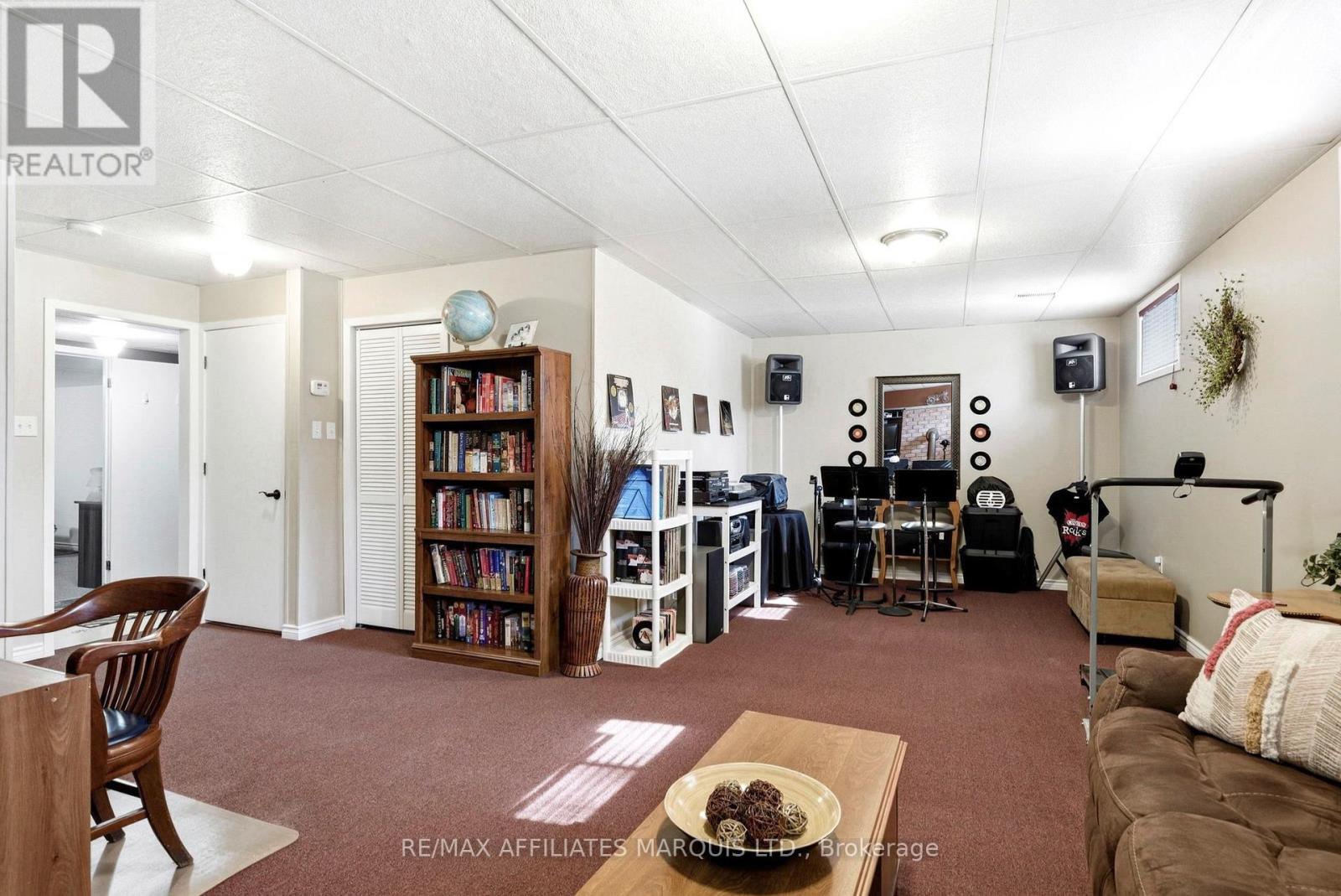 1429 Holy Cross Boulevard, Cornwall, Ontario  K6H 6Z5 - Photo 32 - X12963054