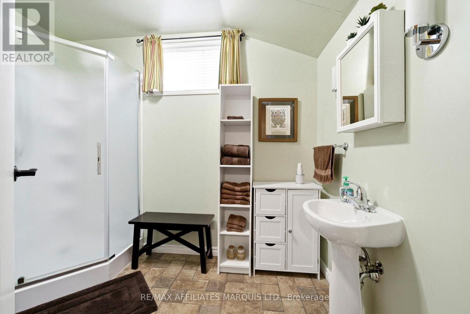 1429 Holy Cross Boulevard, Cornwall, Ontario  K6H 6Z5 - Photo 36 - X12963054