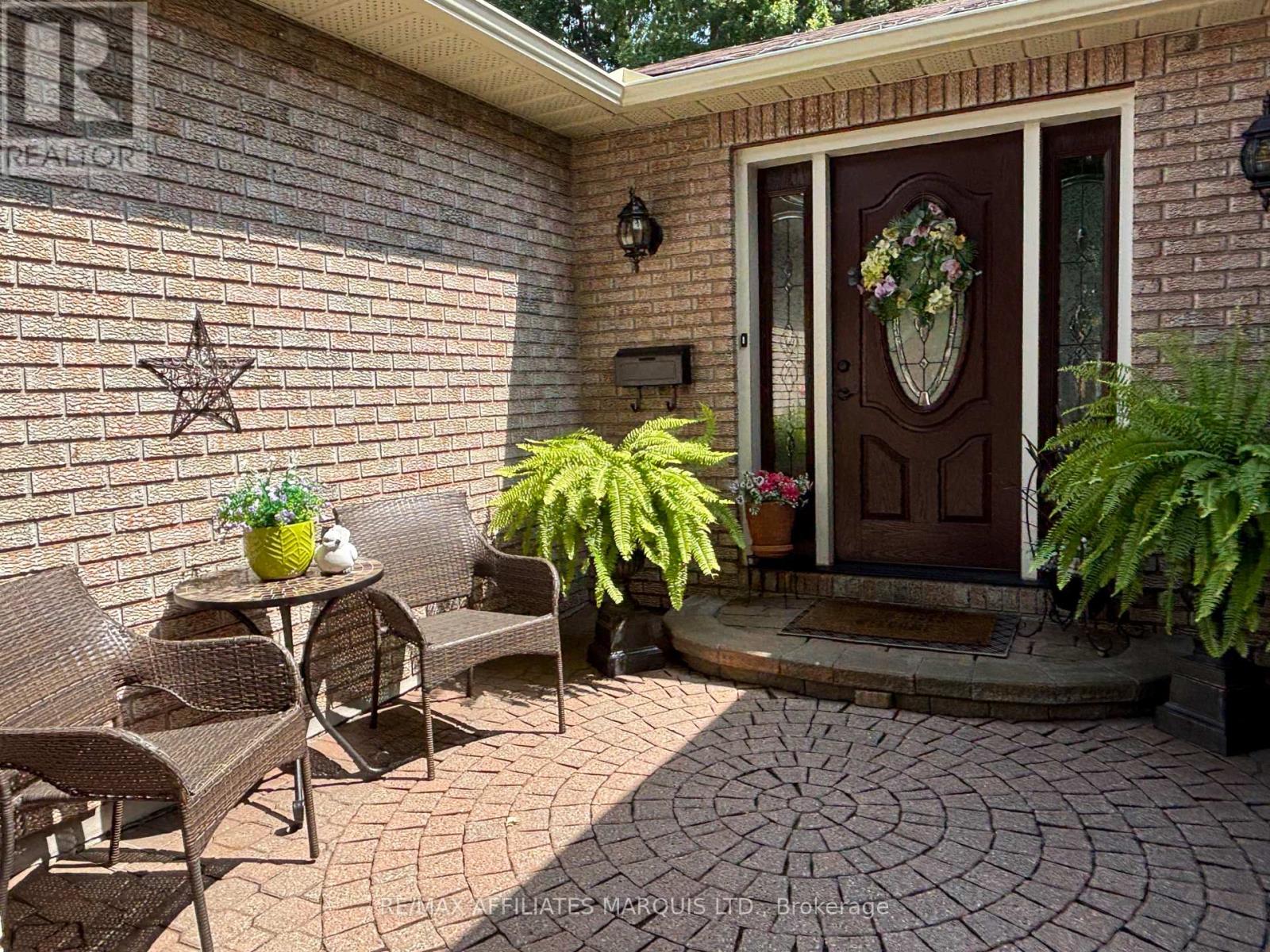 1429 Holy Cross Boulevard, Cornwall, Ontario  K6H 6Z5 - Photo 4 - X12963054