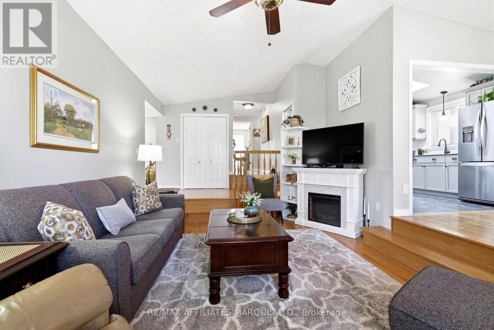 1429 Holy Cross Boulevard, Cornwall, Ontario  K6H 6Z5 - Photo 9 - X12963054