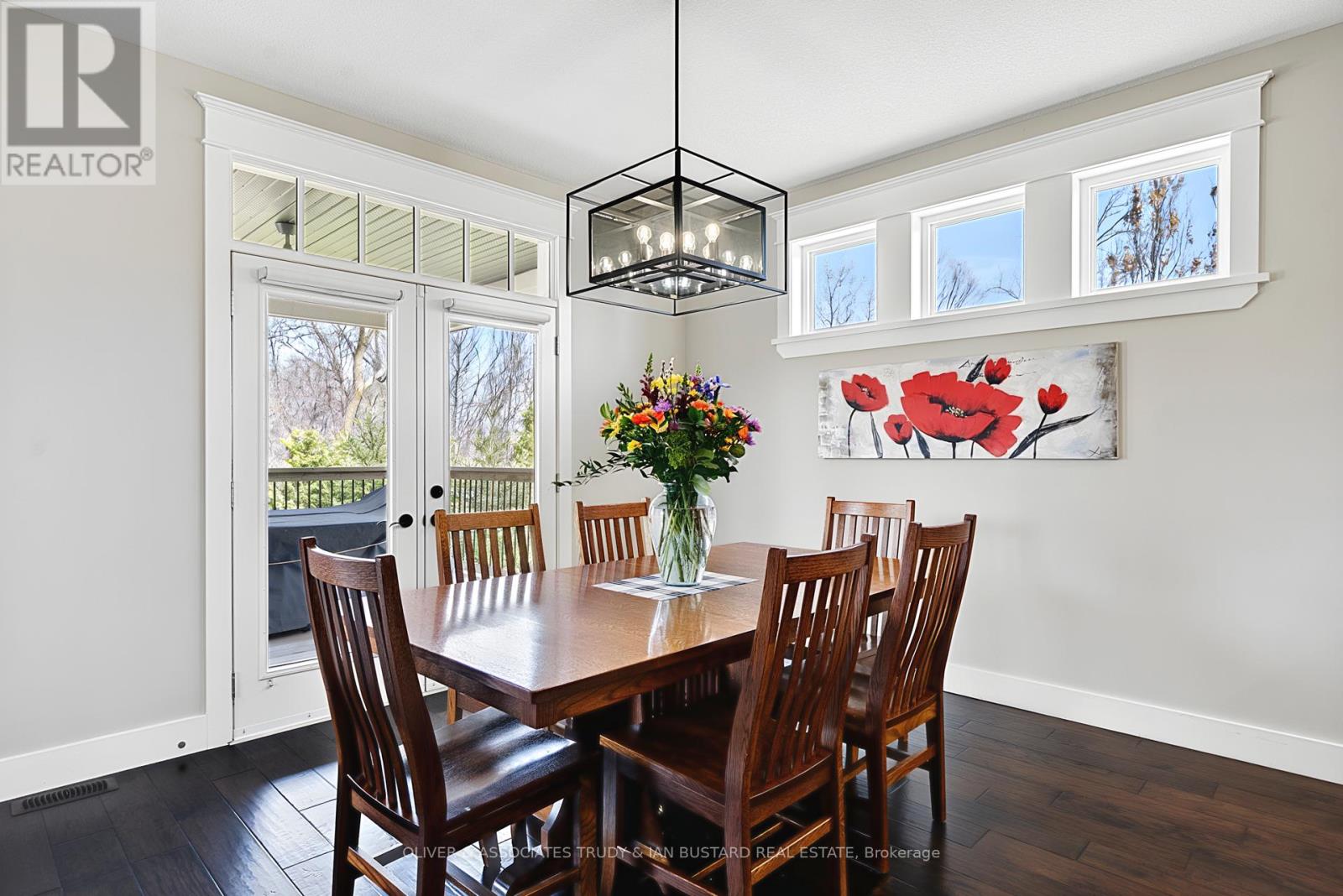 46 Erin Place, Lambton Shores (Grand Bend), Ontario  N0M 1T0 - Photo 15 - X12962932