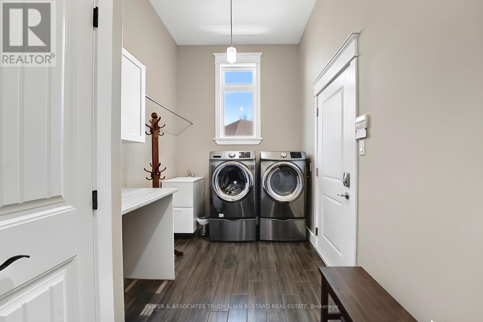 46 Erin Place, Lambton Shores (Grand Bend), Ontario  N0M 1T0 - Photo 24 - X12962932