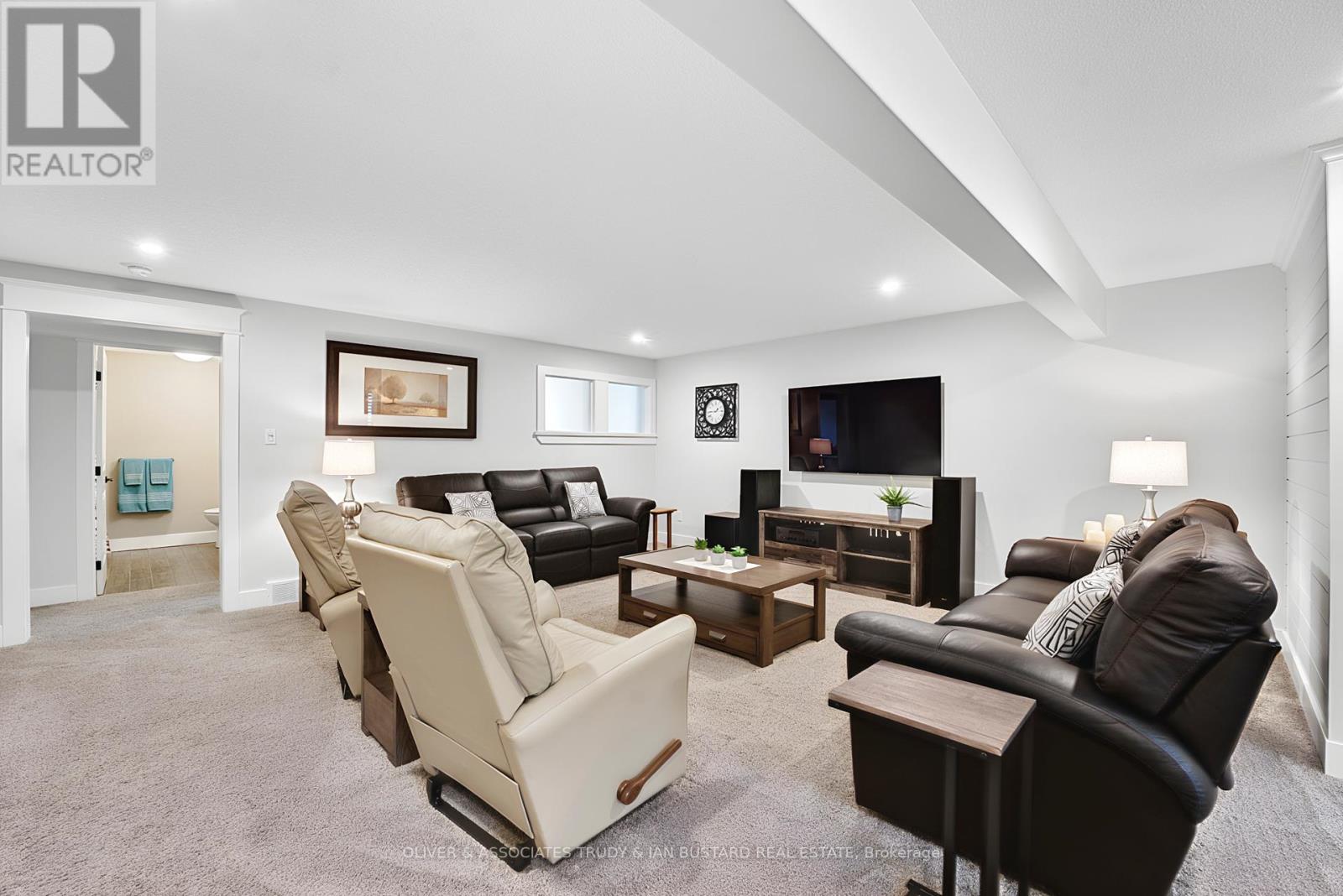 46 Erin Place, Lambton Shores (Grand Bend), Ontario  N0M 1T0 - Photo 26 - X12962932