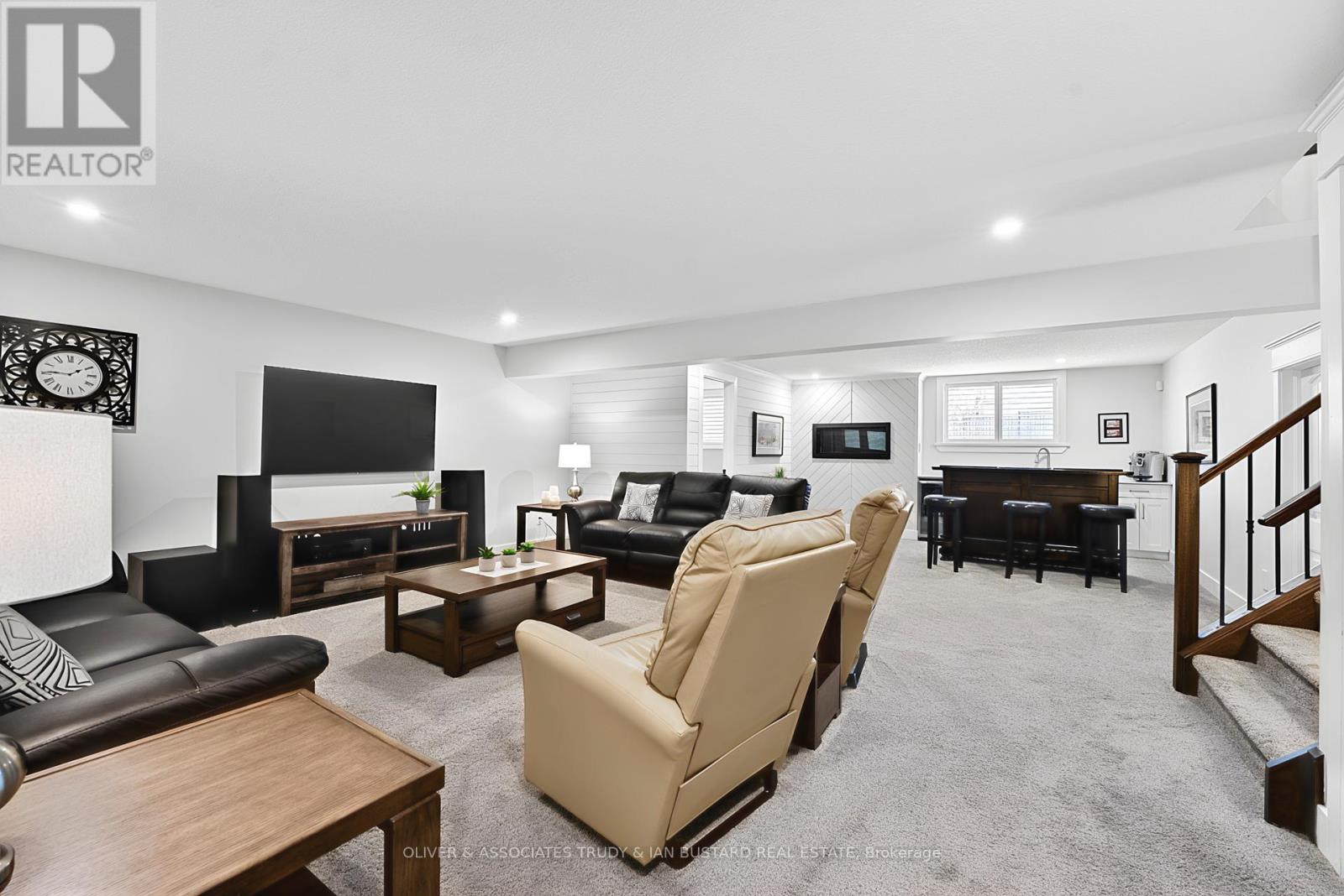 46 Erin Place, Lambton Shores (Grand Bend), Ontario  N0M 1T0 - Photo 27 - X12962932