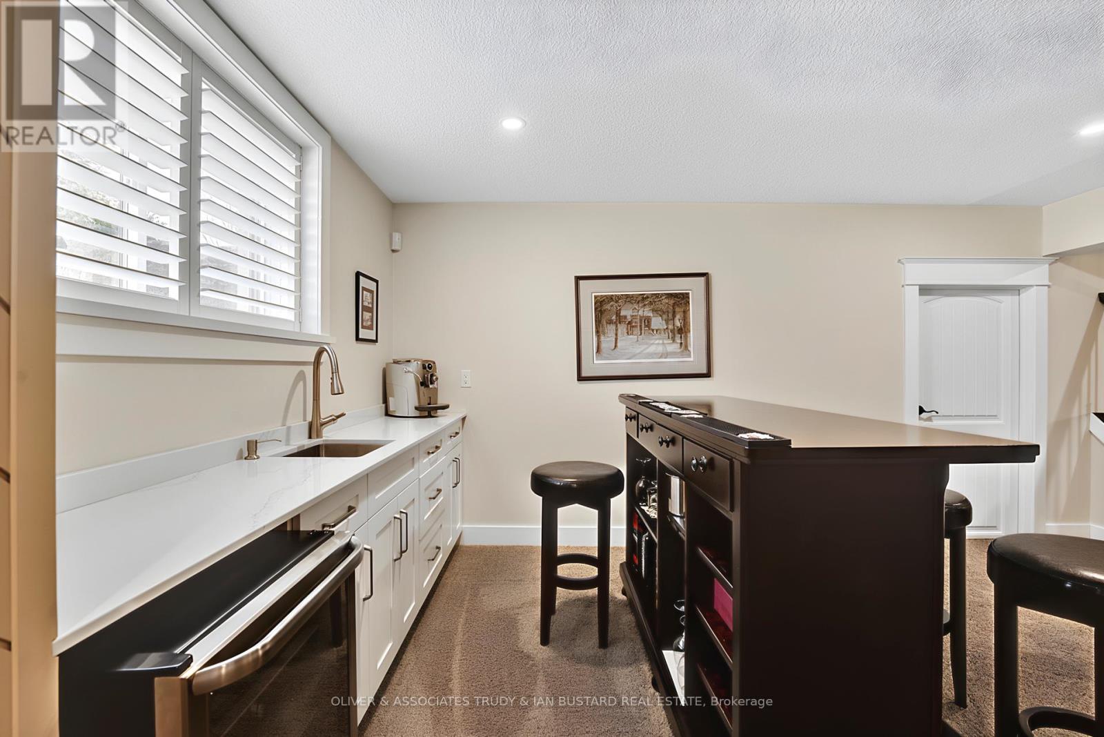 46 Erin Place, Lambton Shores (Grand Bend), Ontario  N0M 1T0 - Photo 30 - X12962932