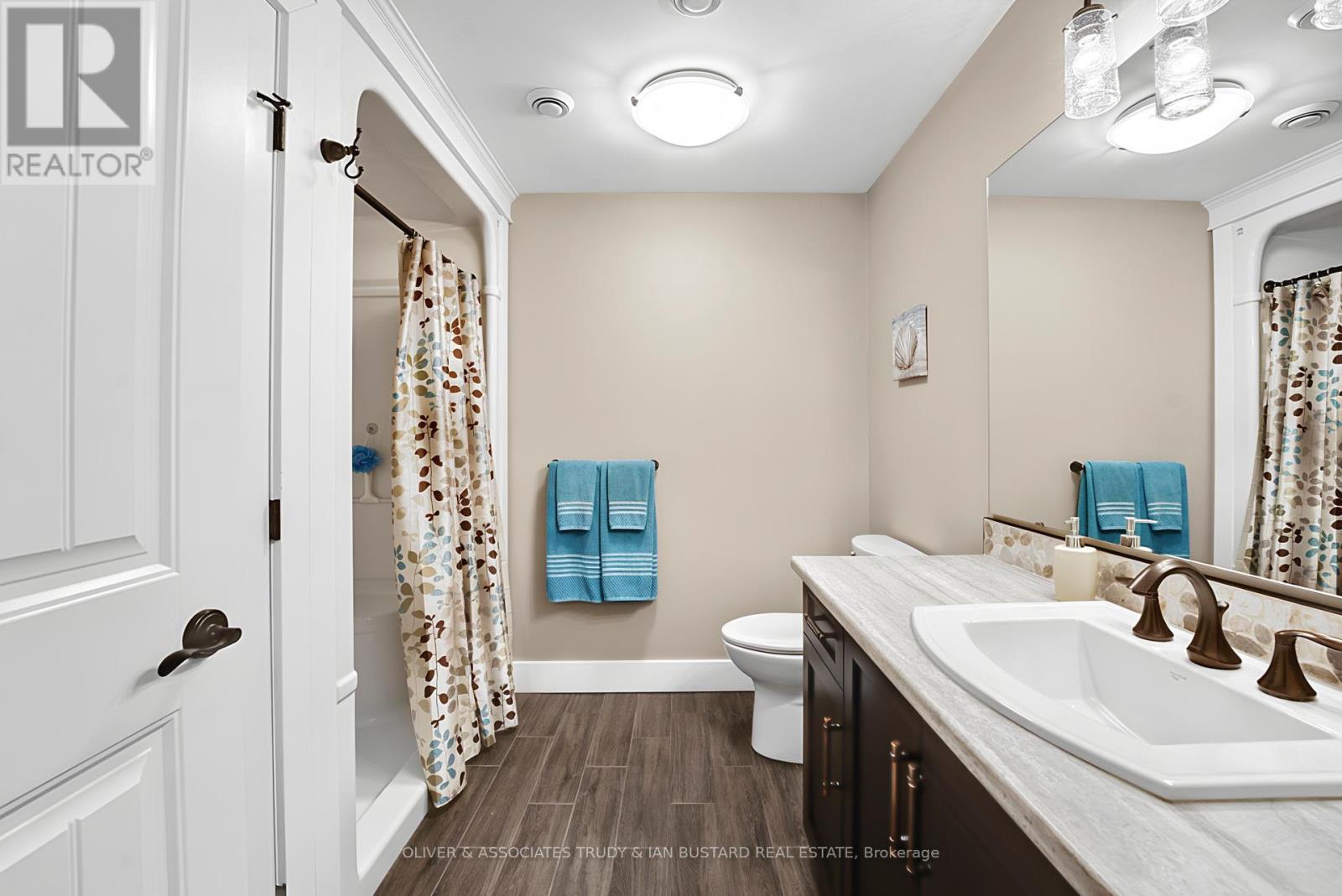 46 Erin Place, Lambton Shores (Grand Bend), Ontario  N0M 1T0 - Photo 34 - X12962932