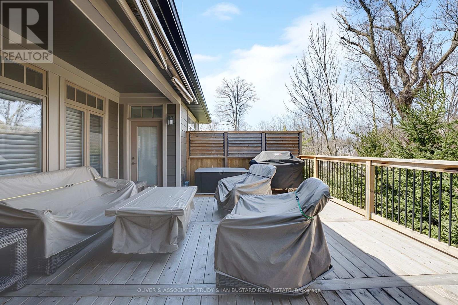 46 Erin Place, Lambton Shores (Grand Bend), Ontario  N0M 1T0 - Photo 36 - X12962932