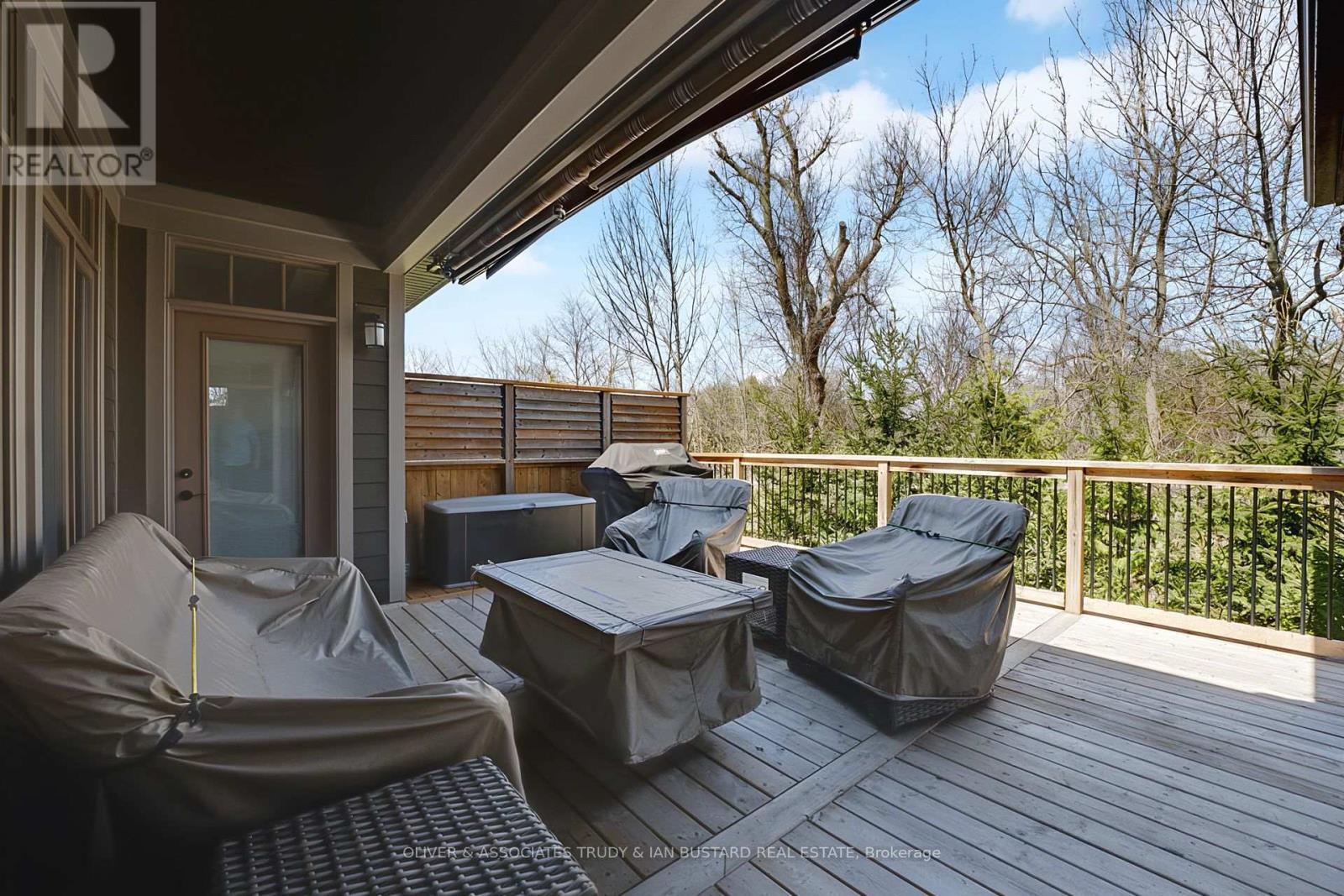 46 Erin Place, Lambton Shores (Grand Bend), Ontario  N0M 1T0 - Photo 38 - X12962932