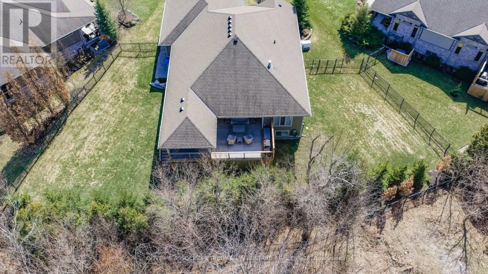 46 Erin Place, Lambton Shores (Grand Bend), Ontario  N0M 1T0 - Photo 46 - X12962932