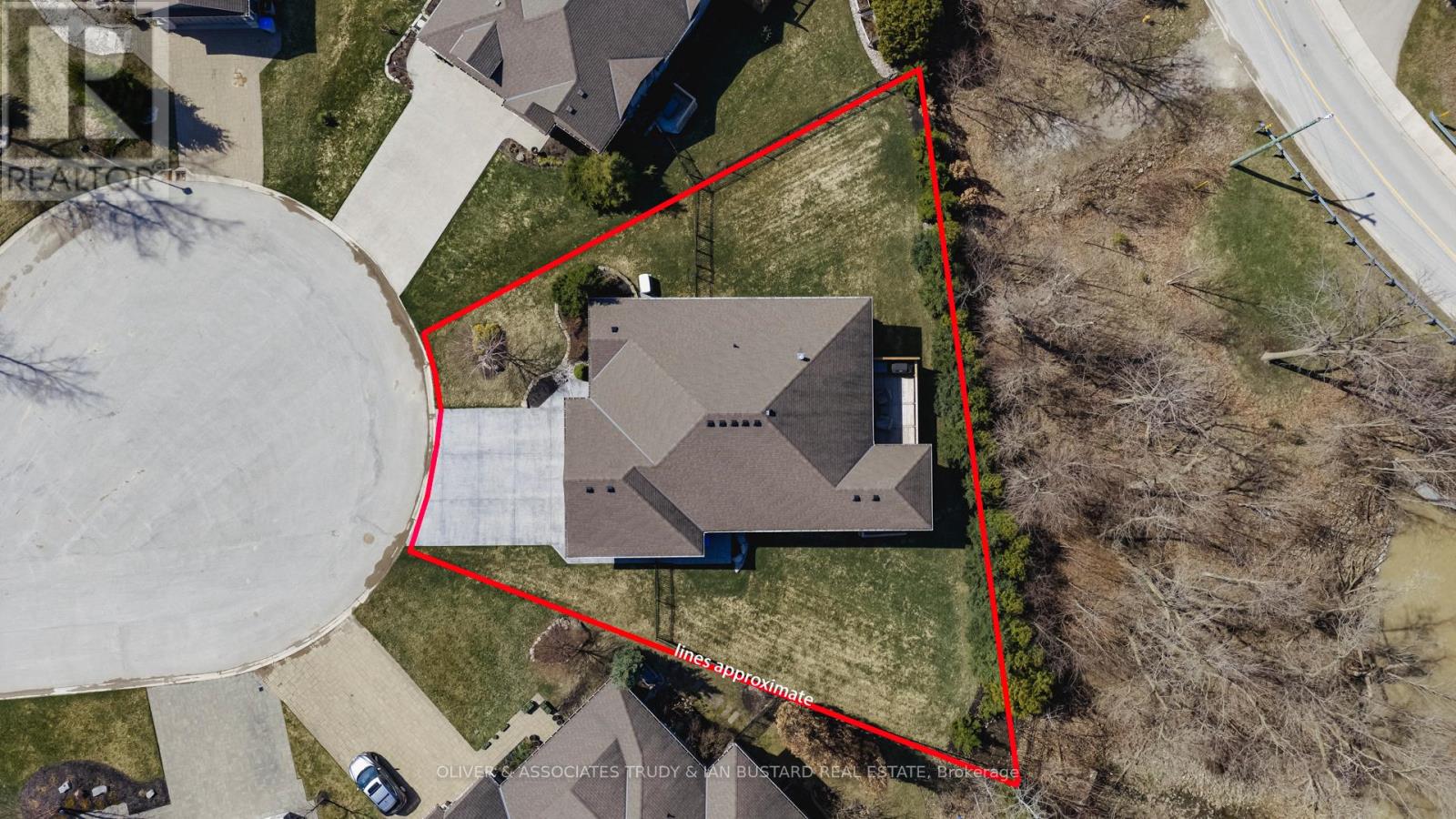 46 Erin Place, Lambton Shores (Grand Bend), Ontario  N0M 1T0 - Photo 47 - X12962932