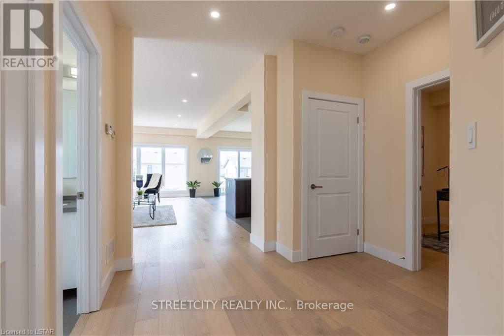 1511 Dylan Street, London East, Ontario  N5V 0B9 - Photo 3 - X12963016