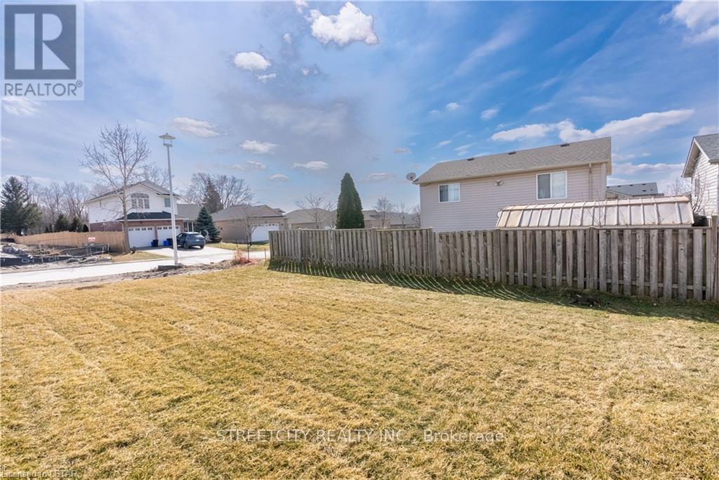 1511 Dylan Street, London East, Ontario  N5V 0B9 - Photo 34 - X12963016