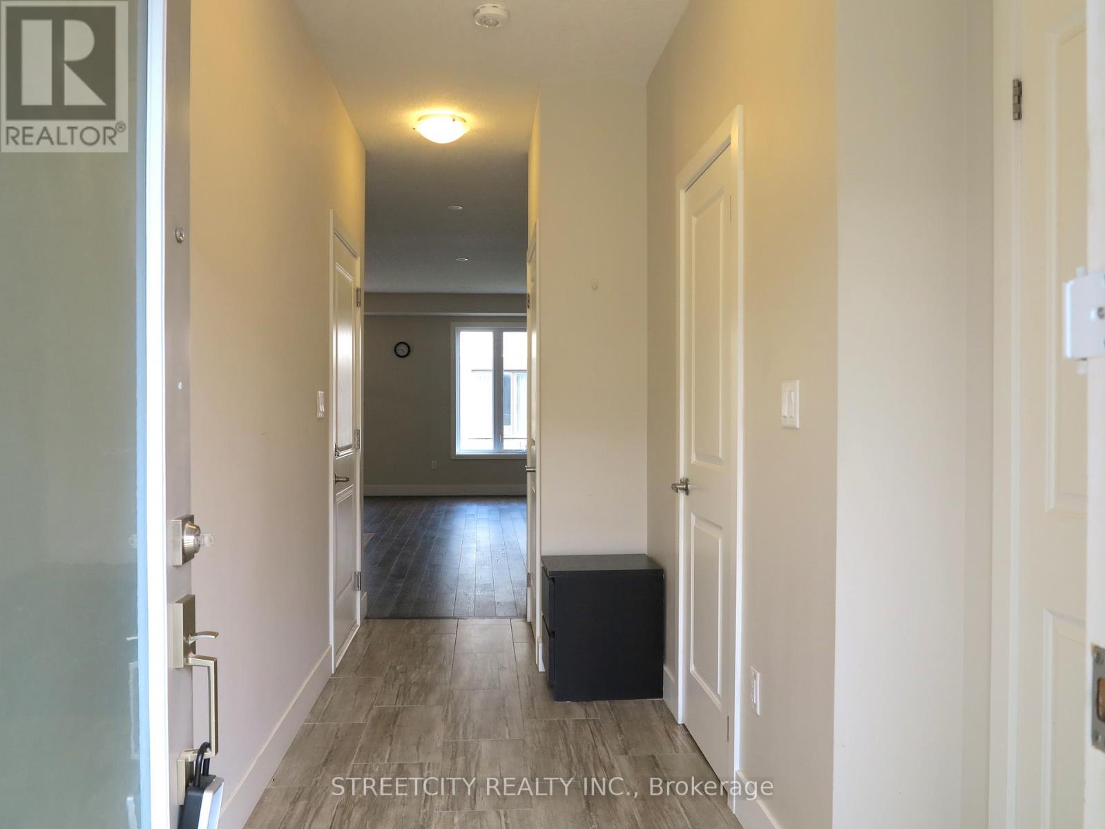 57 - 1960 Dalmagarry Road, London North, Ontario  N6G 0T8 - Photo 2 - X12963084