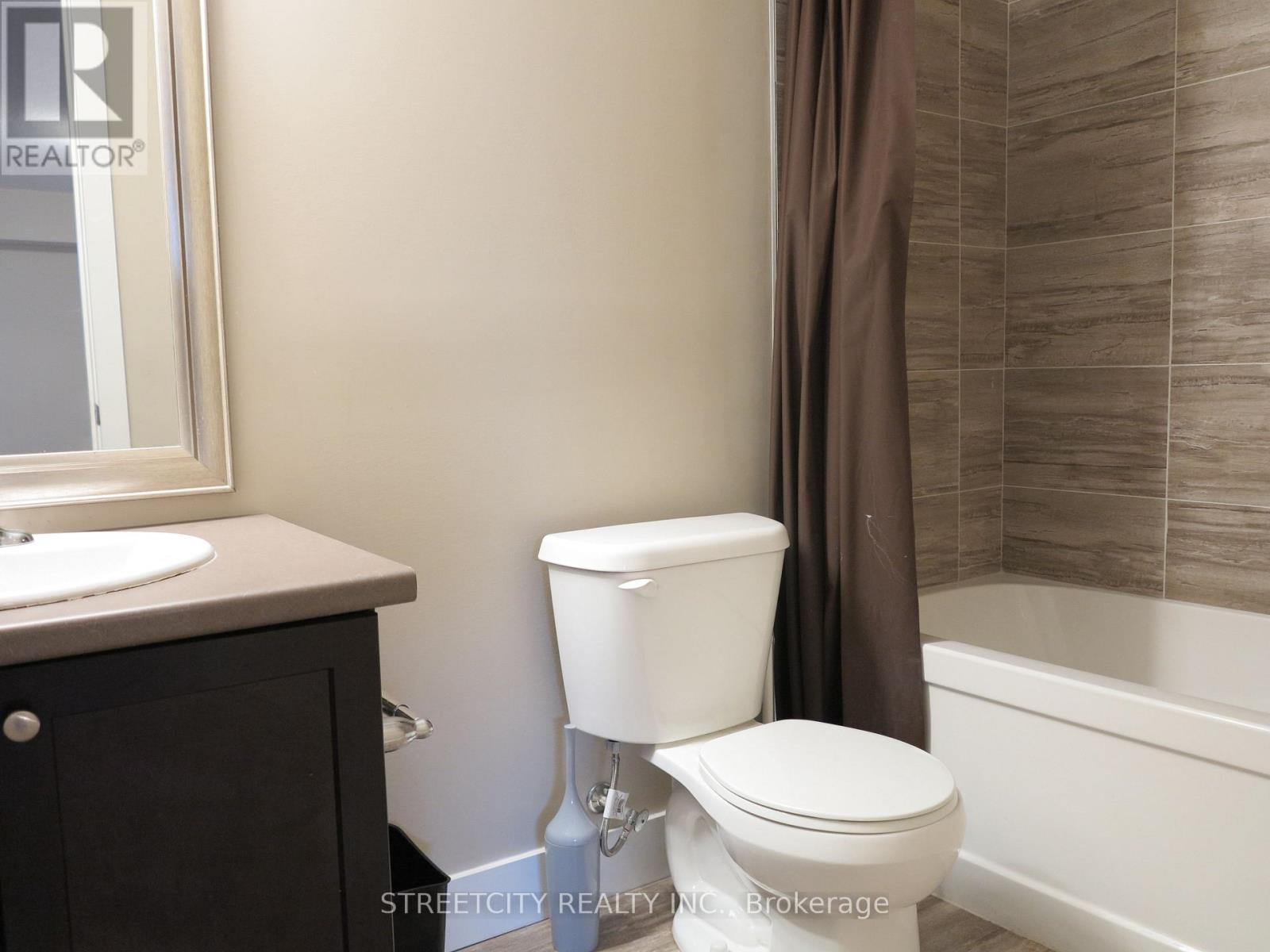 57 - 1960 Dalmagarry Road, London North, Ontario  N6G 0T8 - Photo 23 - X12963084