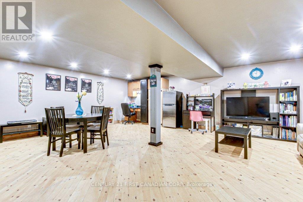 67 Weymouth Drive, London East (East I), Ontario  N5V 4E3 - Photo 20 - X12963094