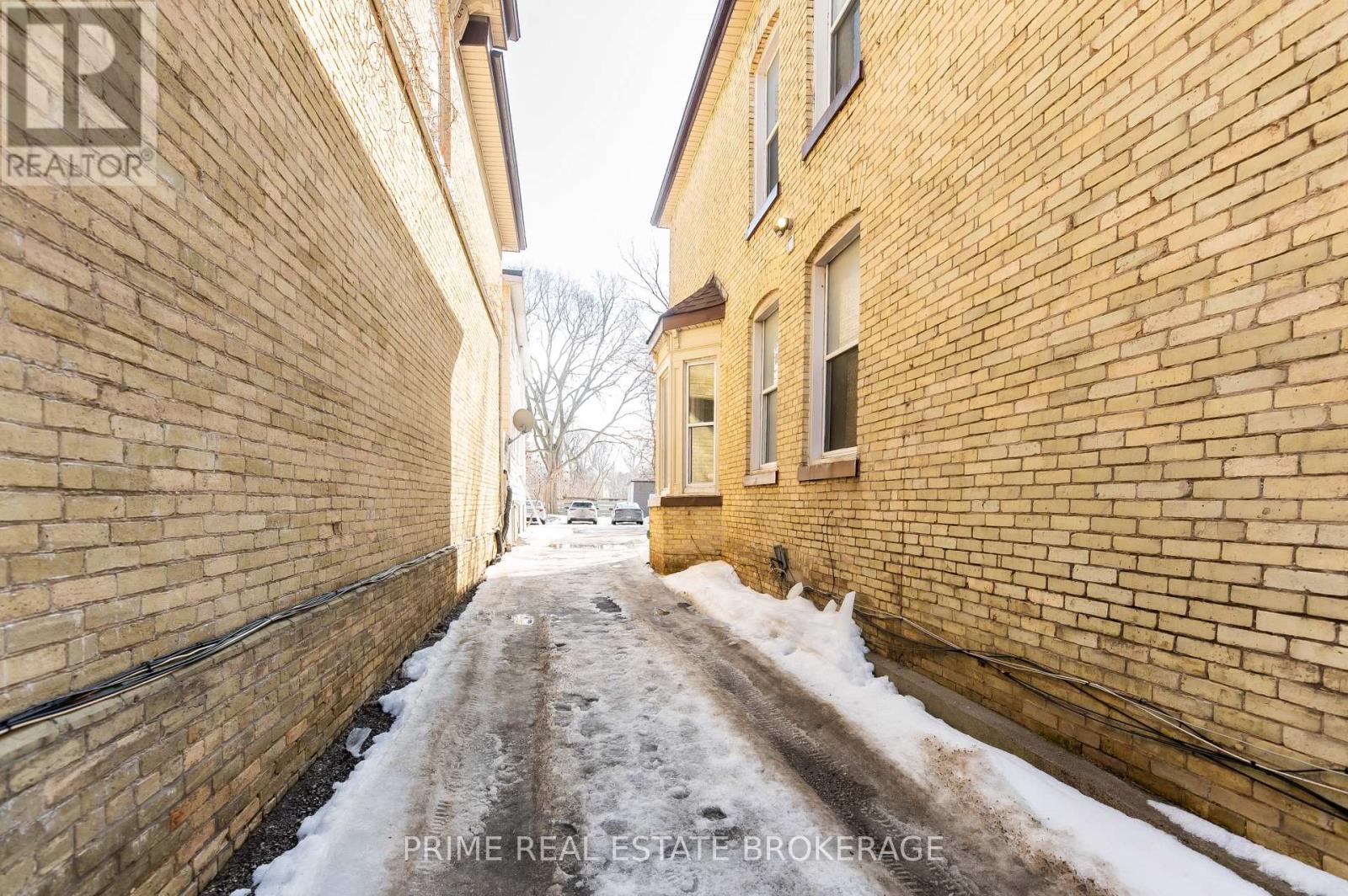 46 Stanley Street, London South (South F), Ontario  N6C 1B1 - Photo 4 - X12963106