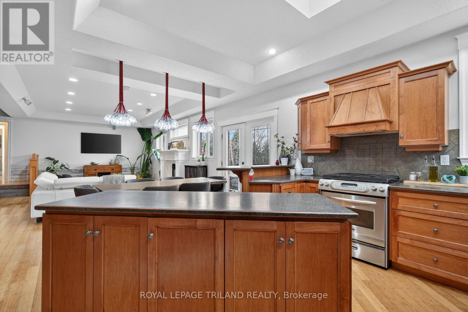 24 Earlscourt Terrace, Middlesex Centre (Kilworth), Ontario  N0L 1R0 - Photo 11 - X12963116