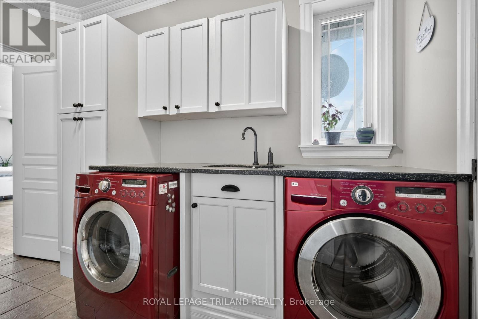 24 Earlscourt Terrace, Middlesex Centre (Kilworth), Ontario  N0L 1R0 - Photo 16 - X12963116