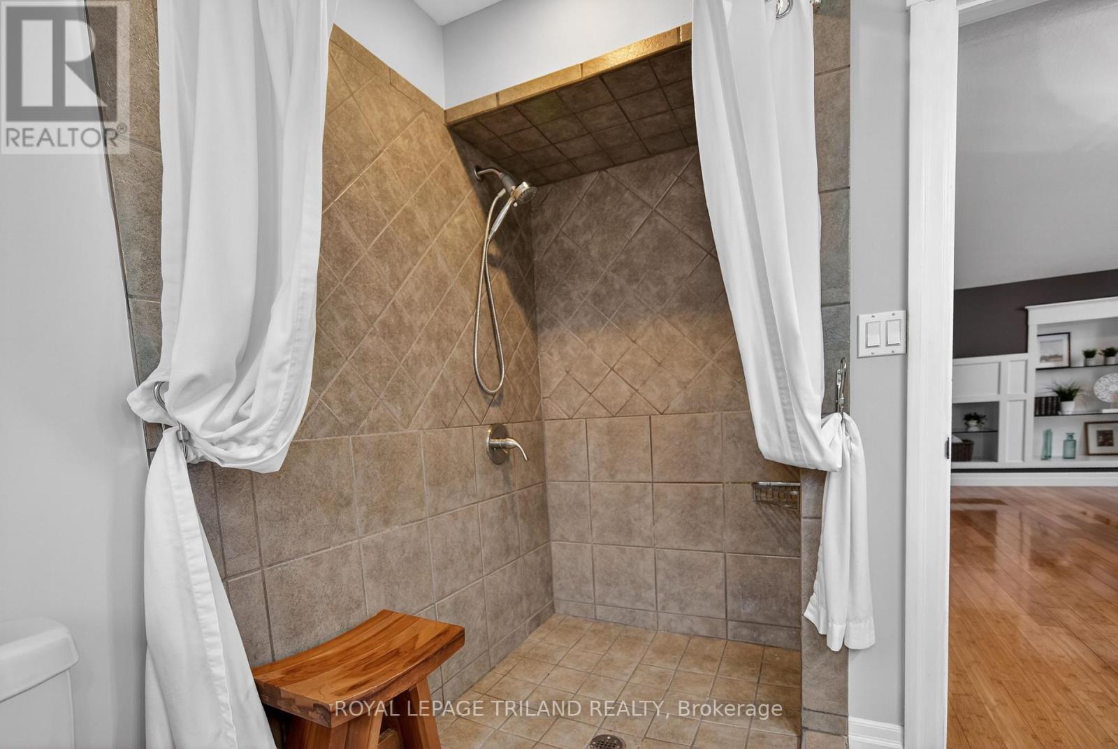 24 Earlscourt Terrace, Middlesex Centre (Kilworth), Ontario  N0L 1R0 - Photo 27 - X12963116