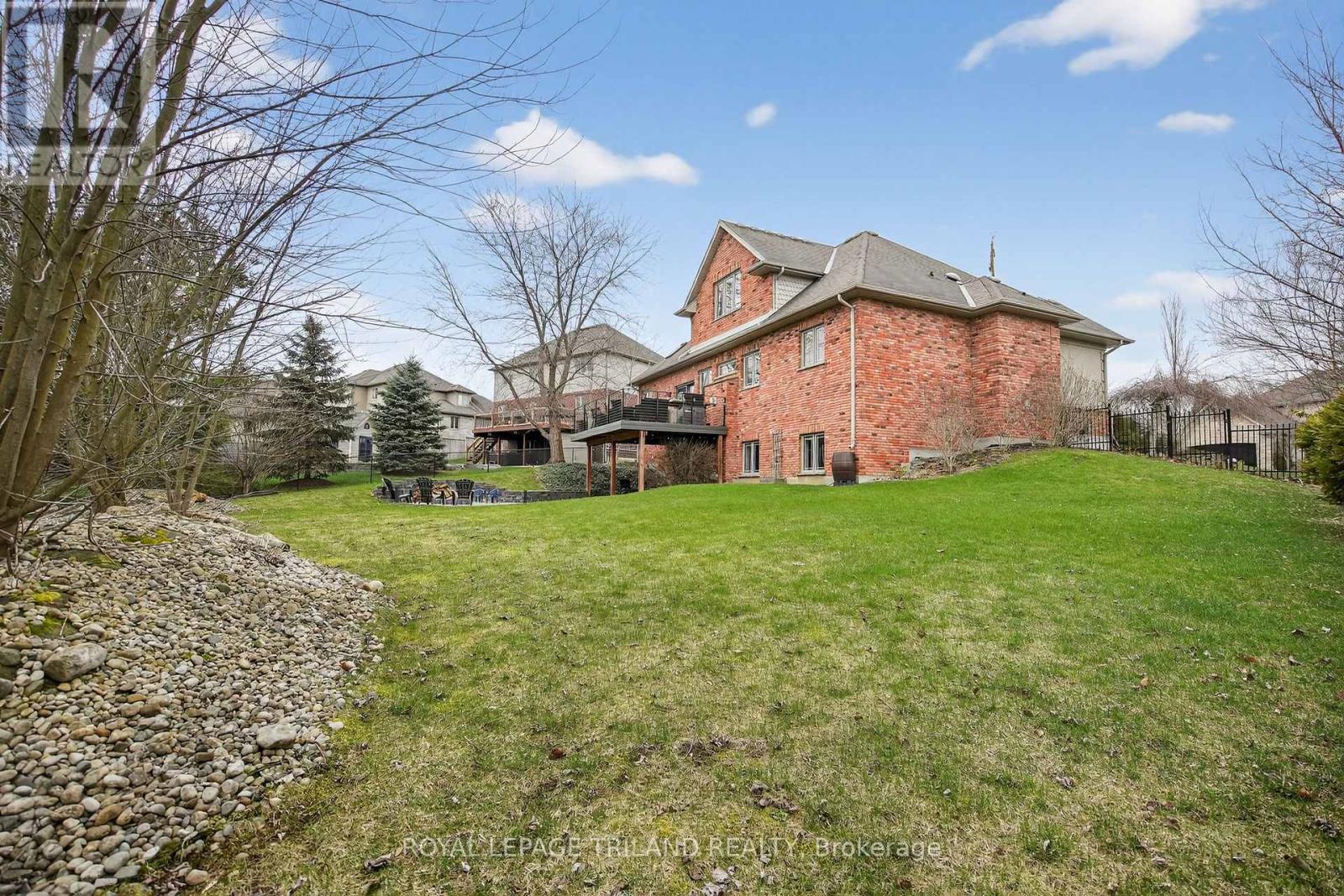 24 Earlscourt Terrace, Middlesex Centre (Kilworth), Ontario  N0L 1R0 - Photo 45 - X12963116