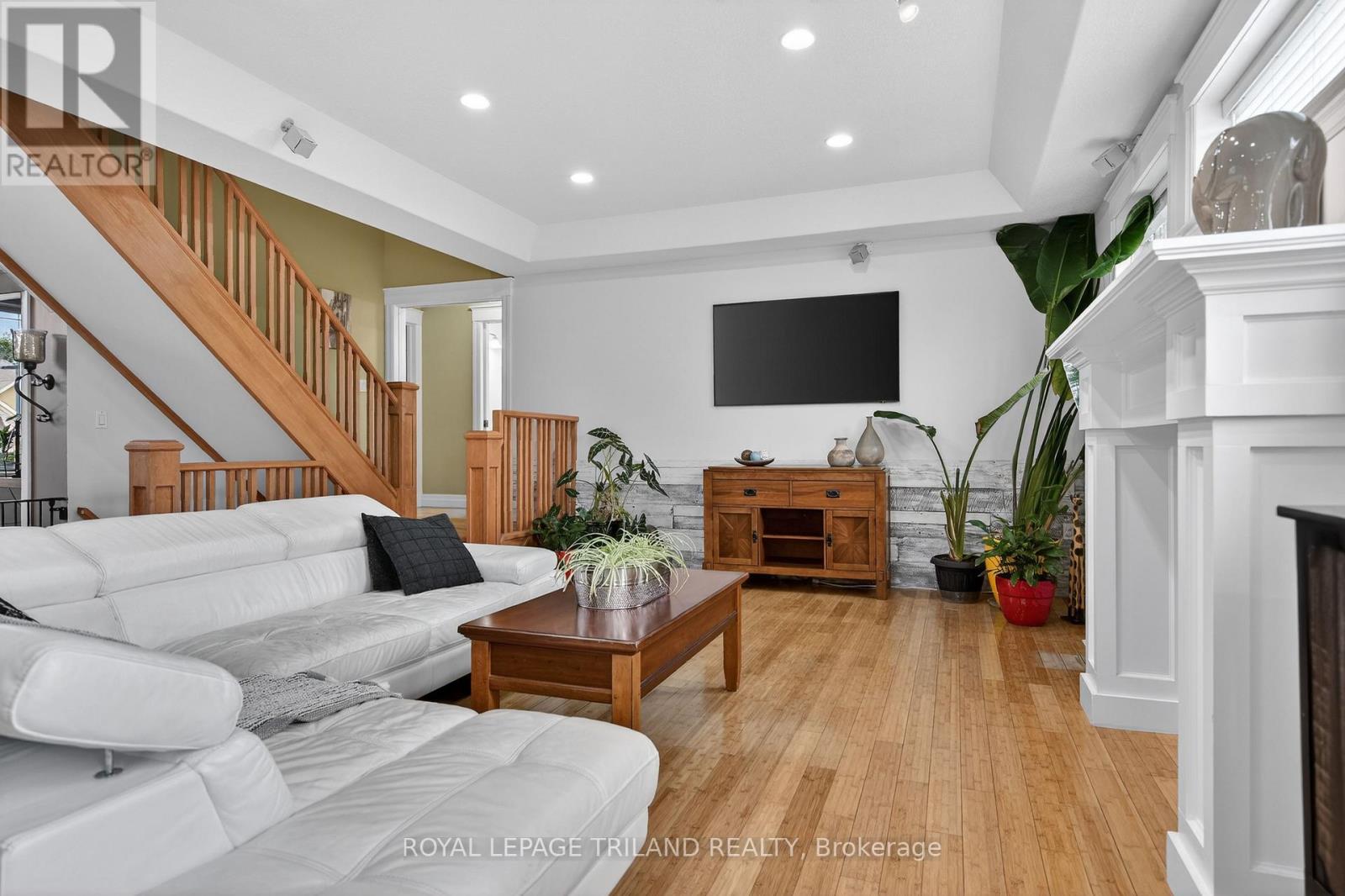 24 Earlscourt Terrace, Middlesex Centre (Kilworth), Ontario  N0L 1R0 - Photo 7 - X12963116