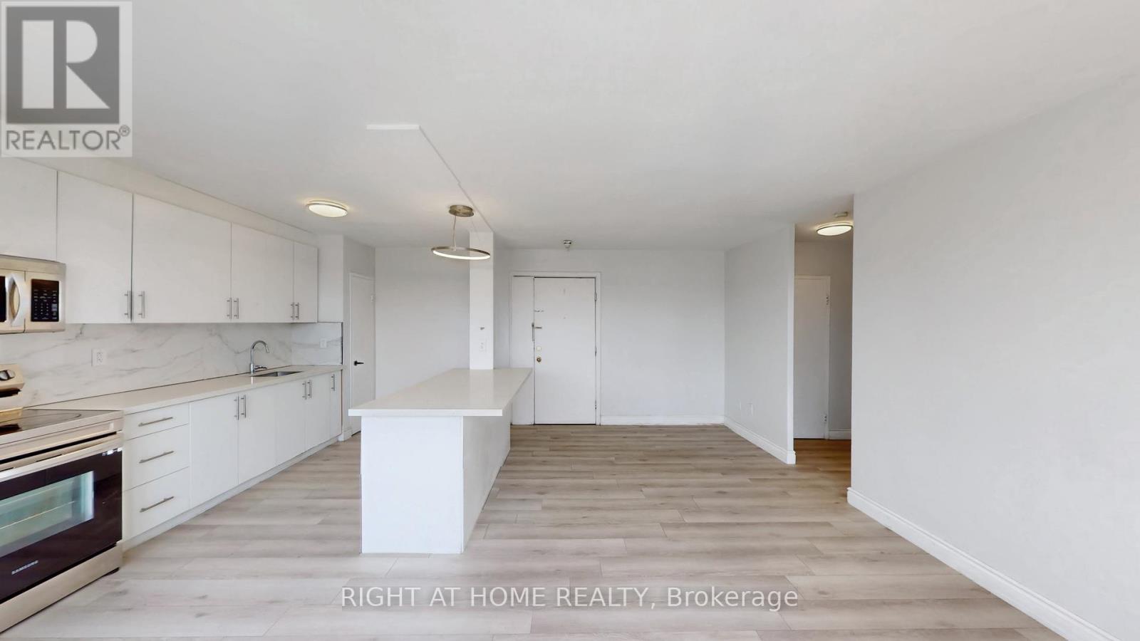 314 - 896 Eglinton Avenue E, Toronto (Leaside), Ontario  M4G 2L2 - Photo 4 - C12962914