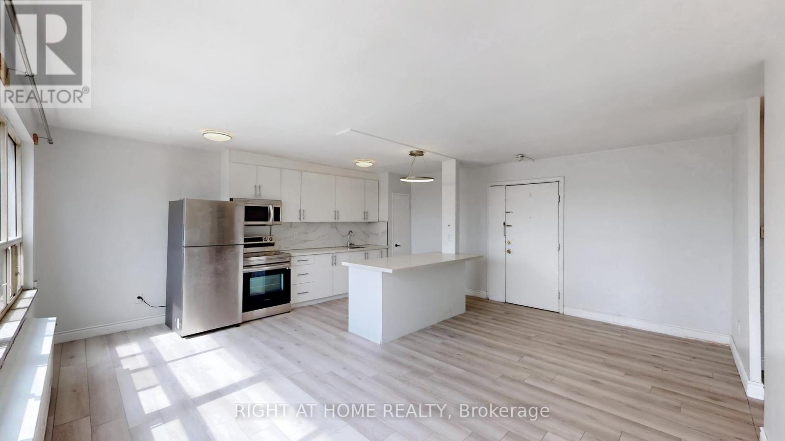 314 - 896 Eglinton Avenue E, Toronto (Leaside), Ontario  M4G 2L2 - Photo 5 - C12962914