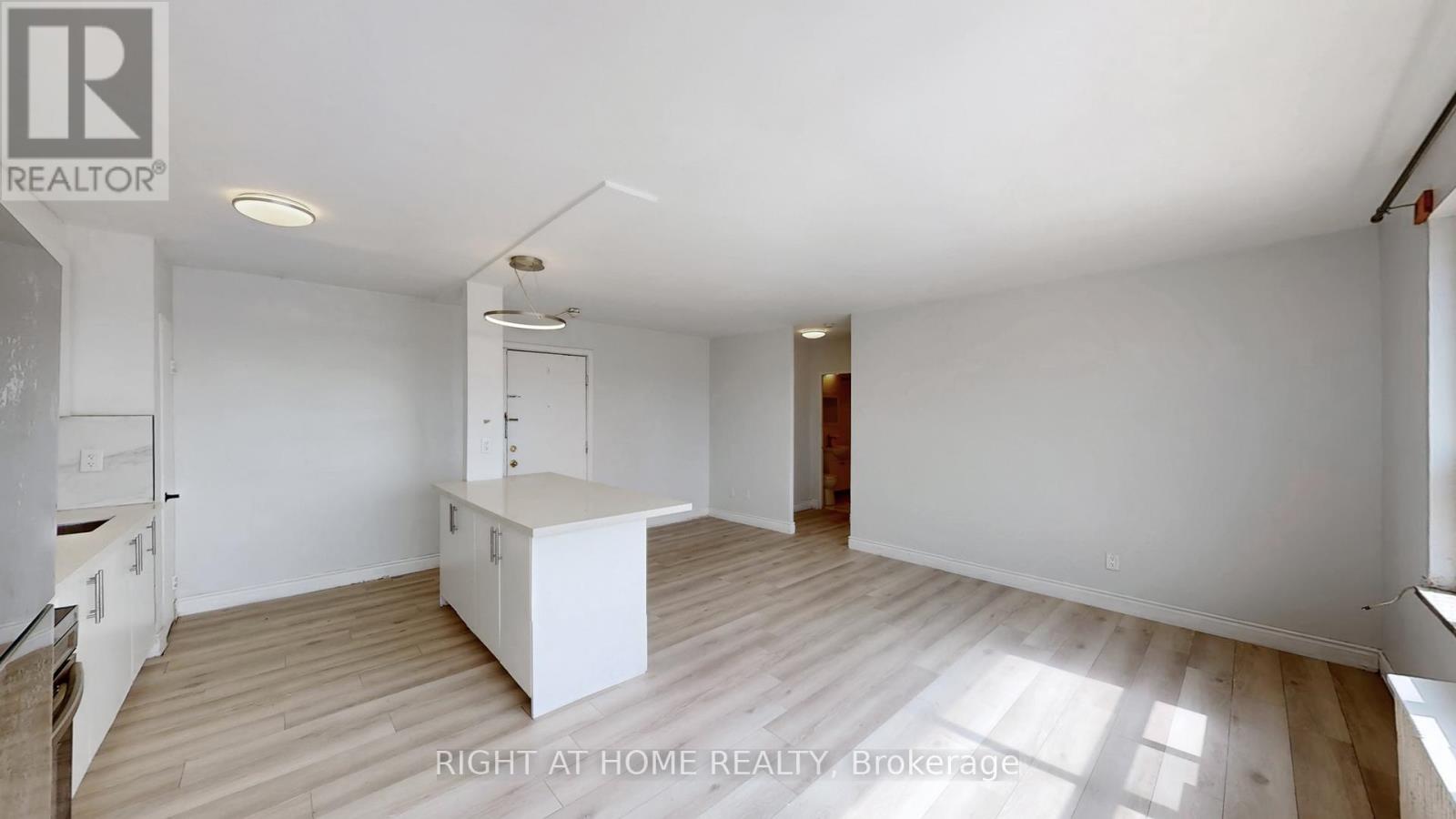 314 - 896 Eglinton Avenue E, Toronto (Leaside), Ontario  M4G 2L2 - Photo 6 - C12962914