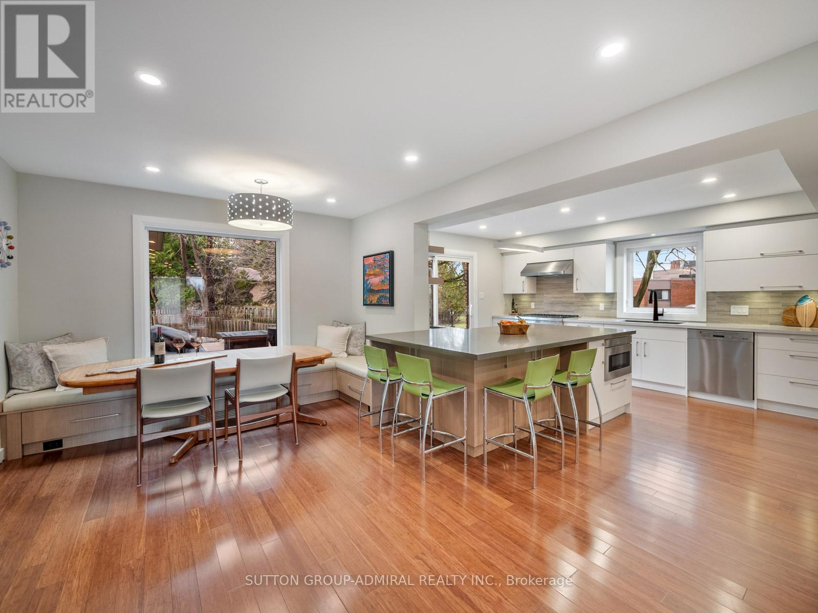 8 Foxdale Court, Toronto (Bayview Woods-Steeles), Ontario  M2K 2P2 - Photo 11 - C12962974