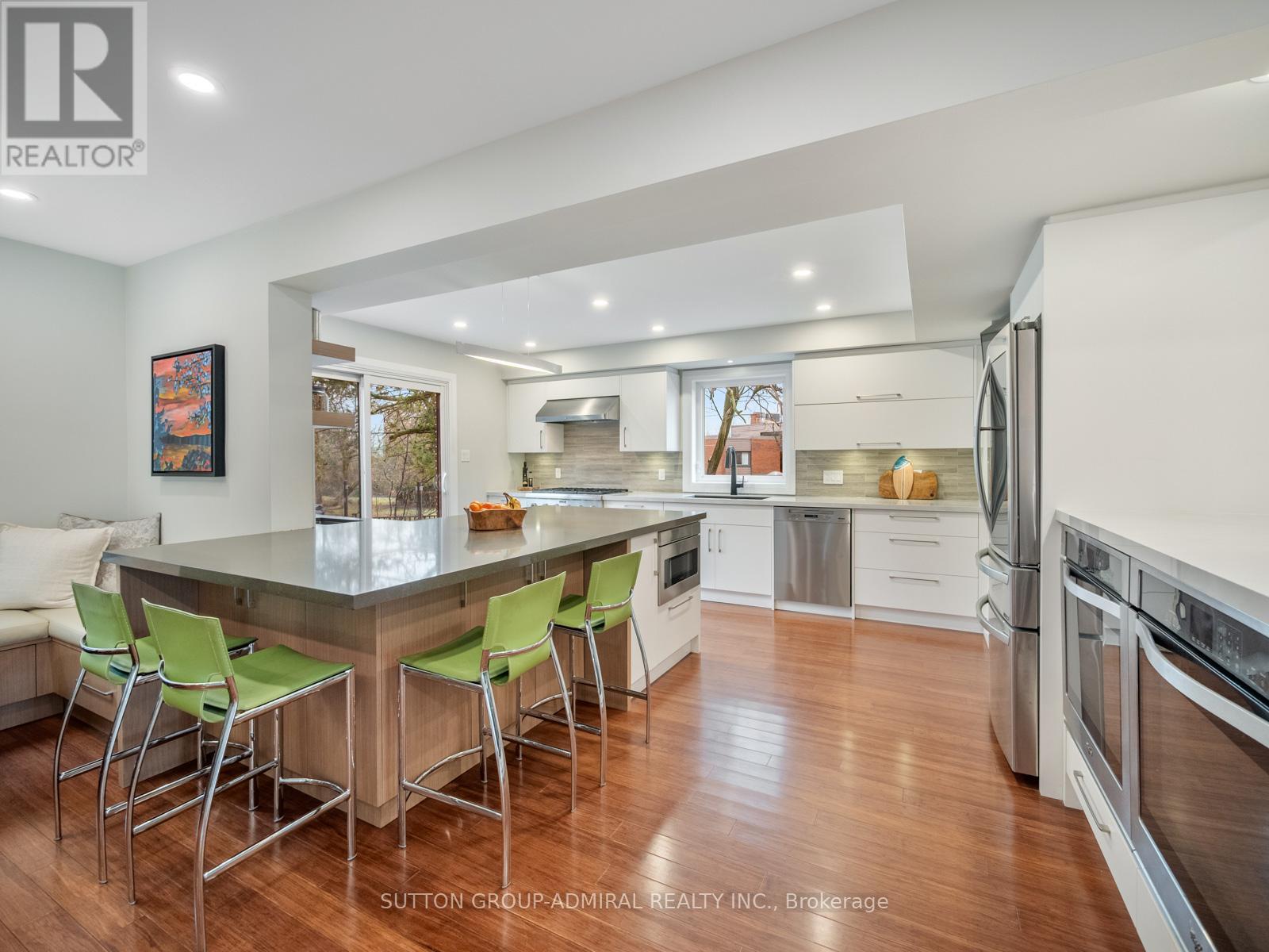 8 Foxdale Court, Toronto (Bayview Woods-Steeles), Ontario  M2K 2P2 - Photo 13 - C12962974