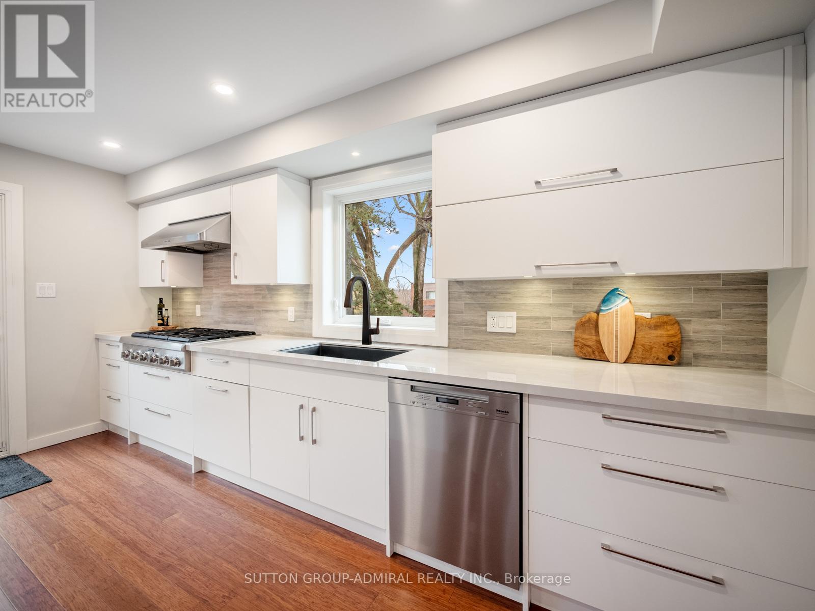 8 Foxdale Court, Toronto (Bayview Woods-Steeles), Ontario  M2K 2P2 - Photo 14 - C12962974