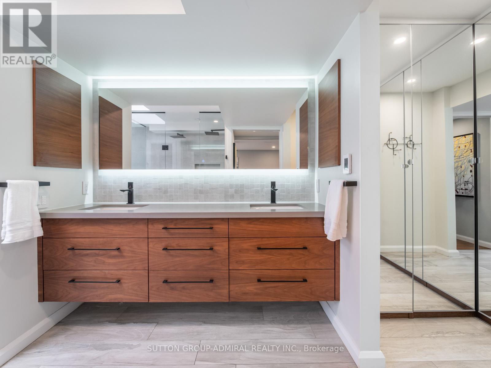 8 Foxdale Court, Toronto (Bayview Woods-Steeles), Ontario  M2K 2P2 - Photo 33 - C12962974