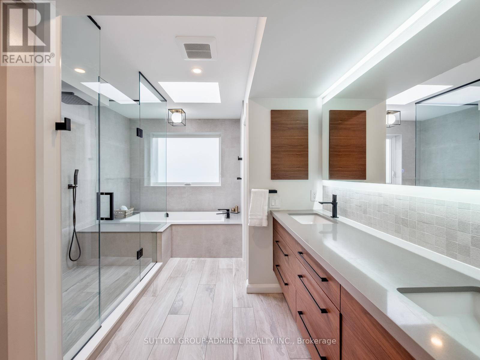 8 Foxdale Court, Toronto (Bayview Woods-Steeles), Ontario  M2K 2P2 - Photo 34 - C12962974