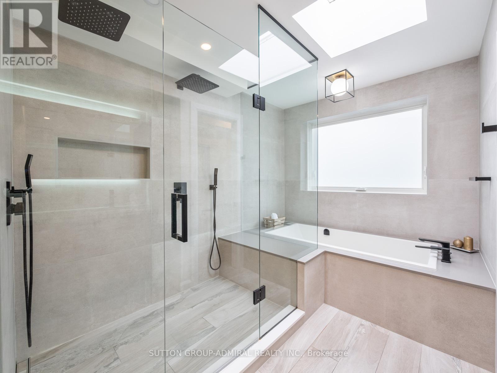 8 Foxdale Court, Toronto (Bayview Woods-Steeles), Ontario  M2K 2P2 - Photo 35 - C12962974