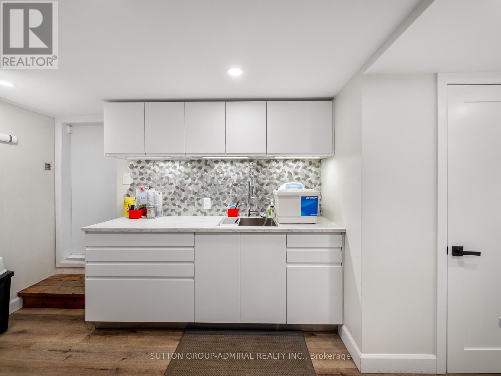 8 Foxdale Court, Toronto (Bayview Woods-Steeles), Ontario  M2K 2P2 - Photo 39 - C12962974