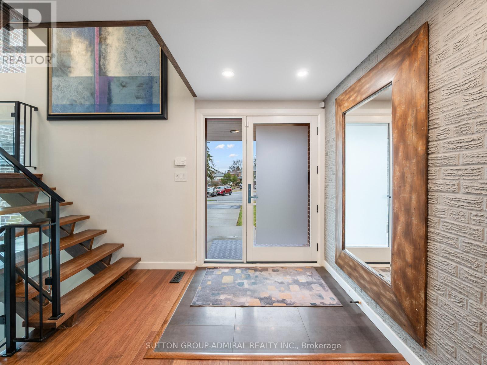 8 Foxdale Court, Toronto (Bayview Woods-Steeles), Ontario  M2K 2P2 - Photo 4 - C12962974