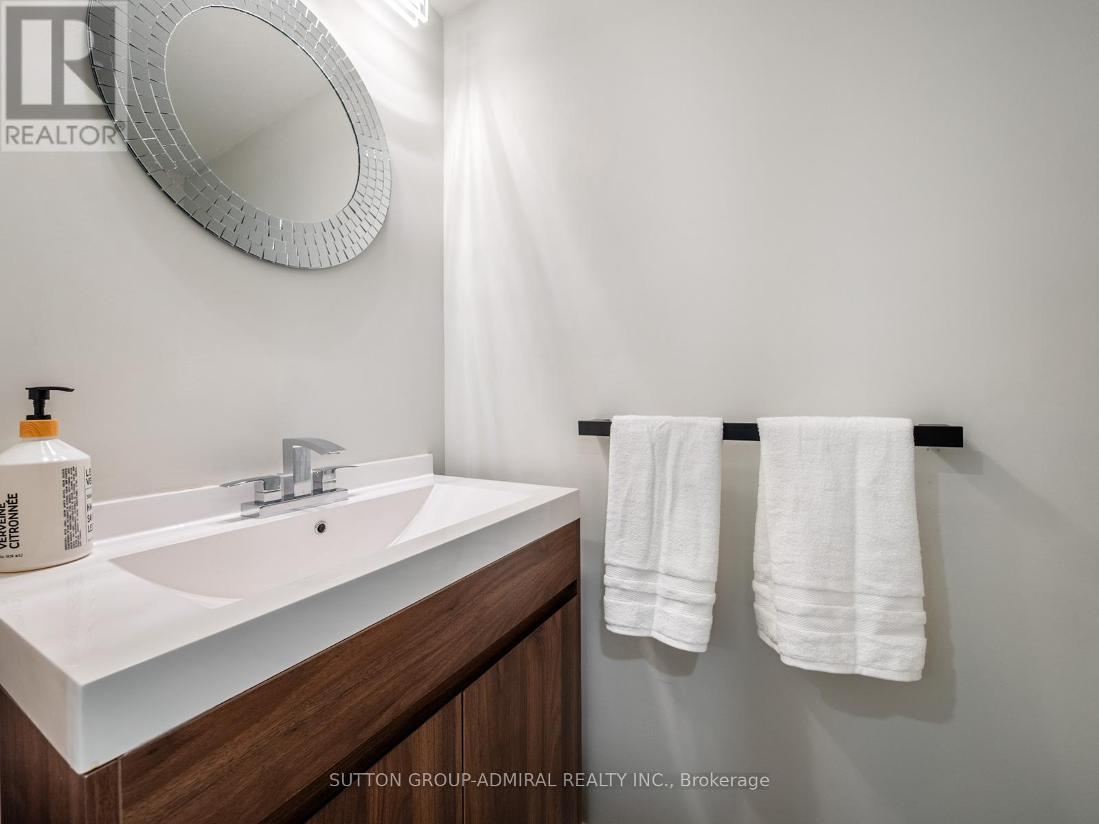 8 Foxdale Court, Toronto (Bayview Woods-Steeles), Ontario  M2K 2P2 - Photo 40 - C12962974