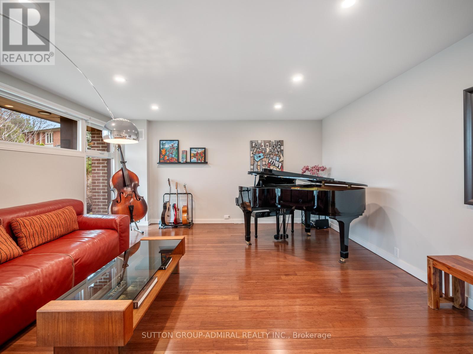 8 Foxdale Court, Toronto (Bayview Woods-Steeles), Ontario  M2K 2P2 - Photo 7 - C12962974