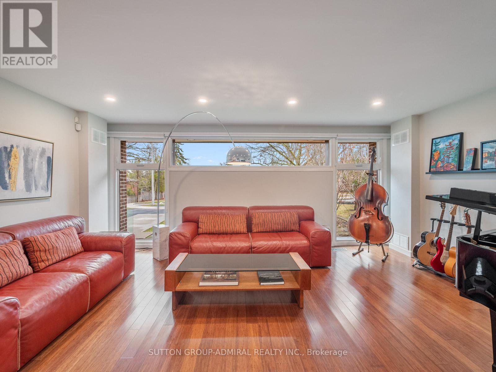 8 Foxdale Court, Toronto (Bayview Woods-Steeles), Ontario  M2K 2P2 - Photo 8 - C12962974