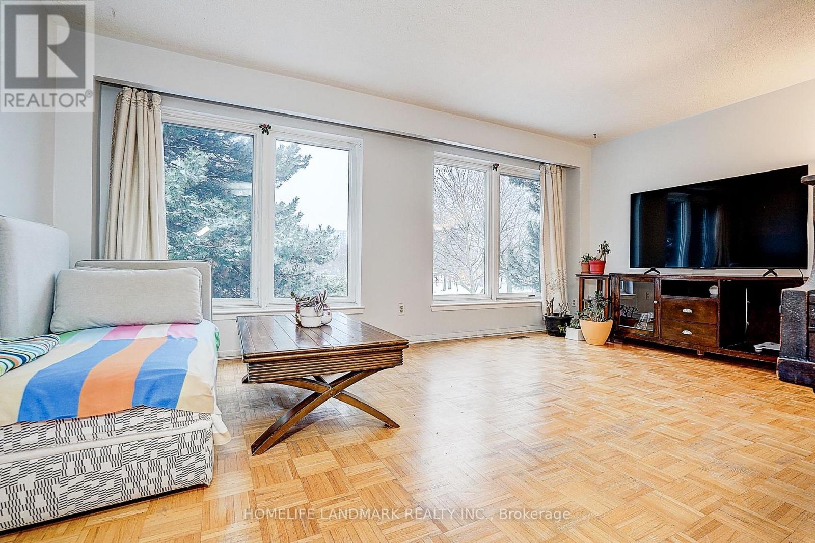 1 Nebula Star Way, Toronto (Henry Farm), Ontario  M2J 1M7 - Photo 12 - C12962984