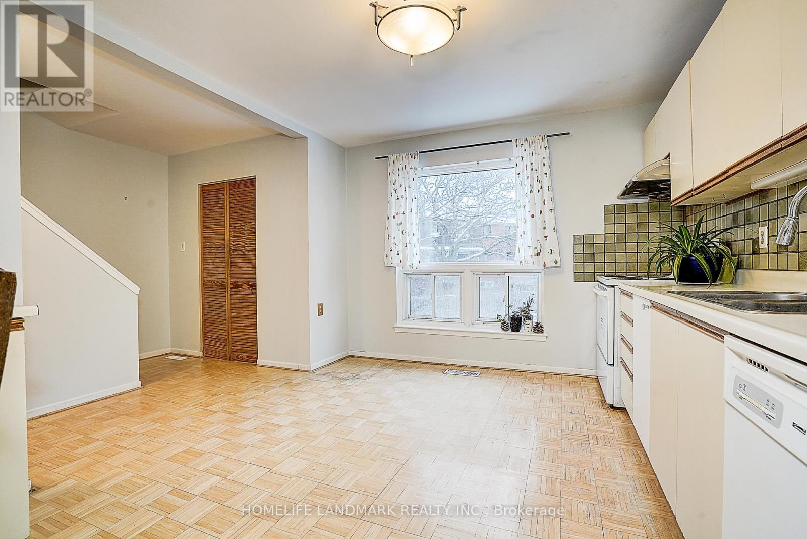 1 Nebula Star Way, Toronto (Henry Farm), Ontario  M2J 1M7 - Photo 17 - C12962984
