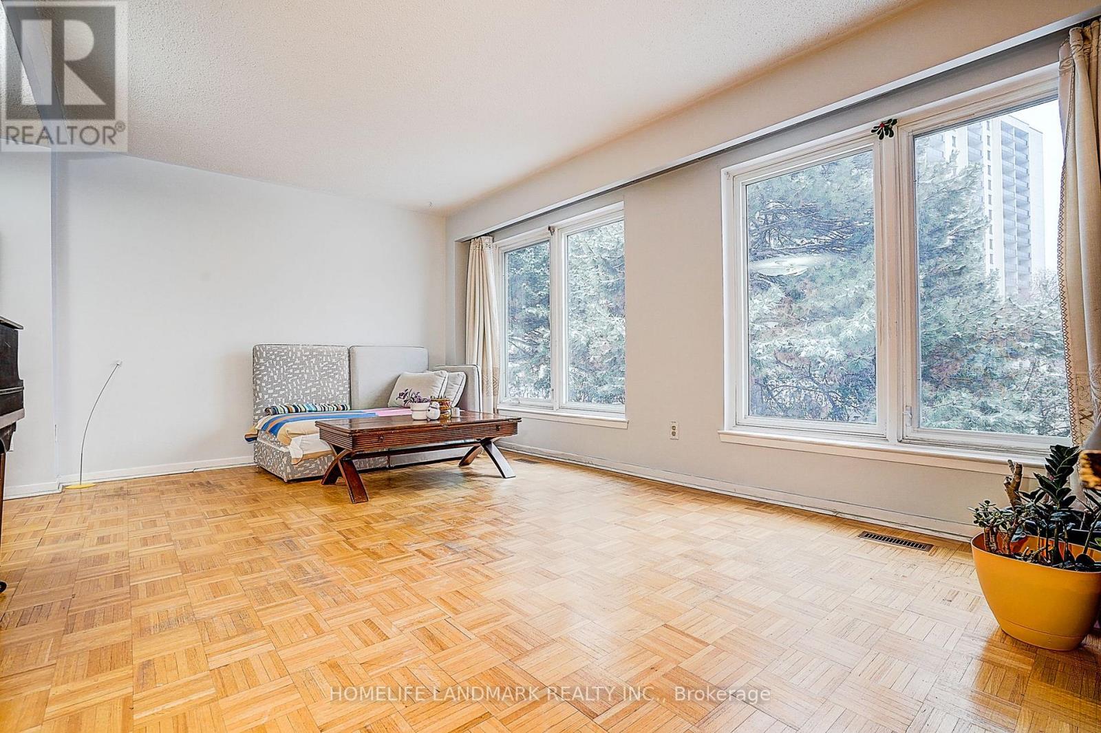 1 Nebula Star Way, Toronto (Henry Farm), Ontario  M2J 1M7 - Photo 9 - C12962984