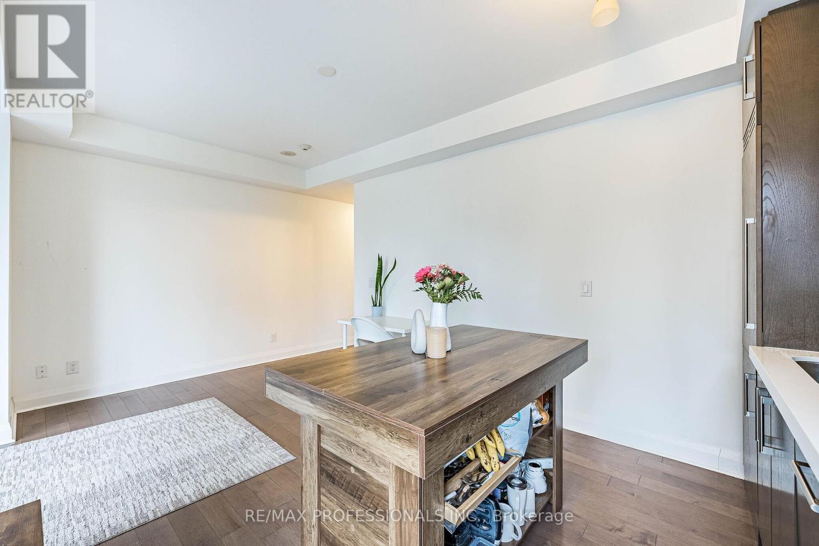 708 - 1080 Bay Street, Toronto (Bay Street Corridor), Ontario  M5S 0A3 - Photo 5 - C12963134