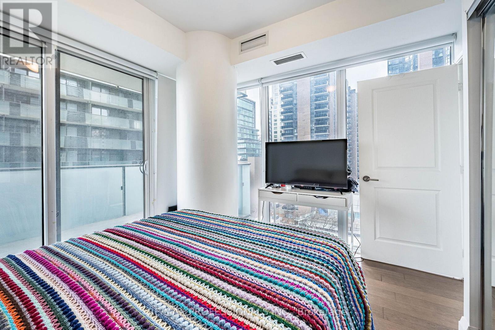 708 - 1080 Bay Street, Toronto (Bay Street Corridor), Ontario  M5S 0A3 - Photo 7 - C12963134