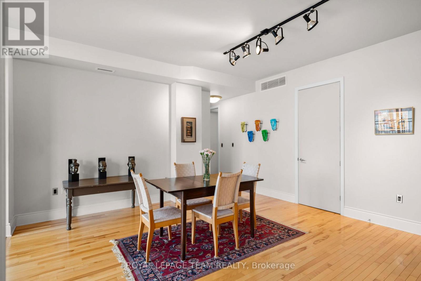 202 - 260 Besserer Street, Ottawa, Ontario  K1N 1J3 - Photo 11 - X12963080