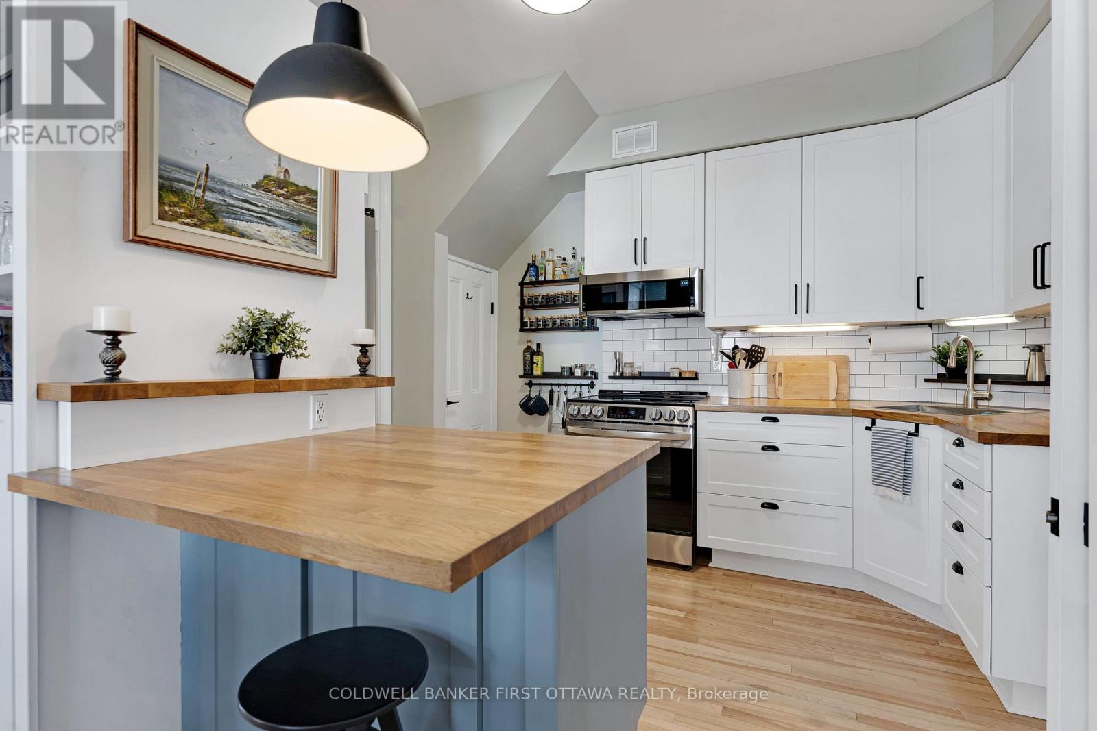 256 A&b Flora Street, Carleton Place, Ontario  K7C 3M4 - Photo 11 - X12963082