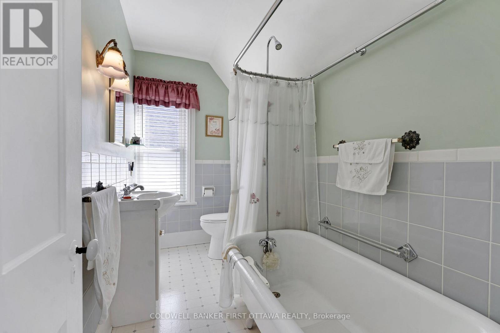 256 A&b Flora Street, Carleton Place, Ontario  K7C 3M4 - Photo 35 - X12963082