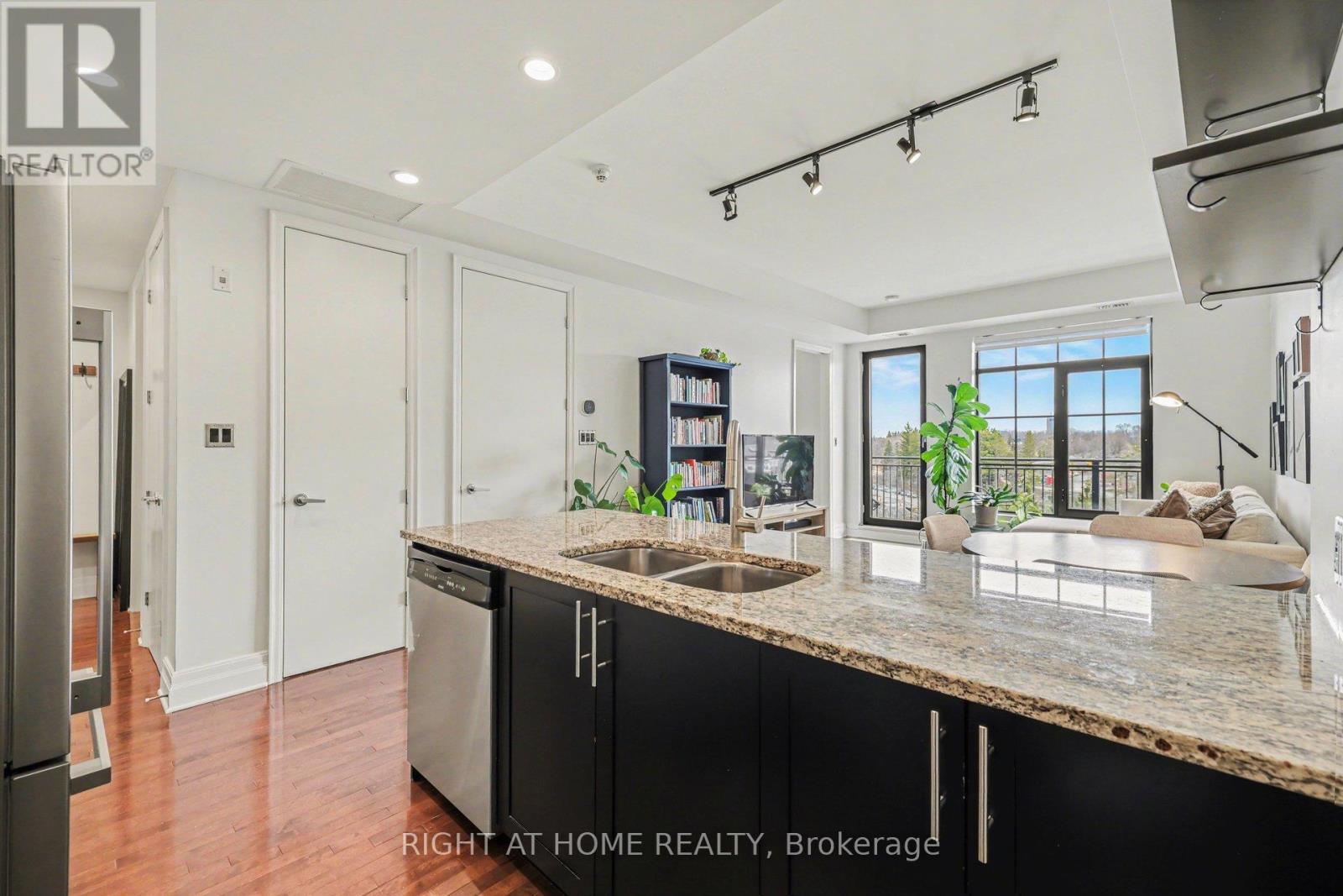 810 - 330 Loretta Avenue S, Ottawa, Ontario  K1S 4E8 - Photo 9 - X12963102