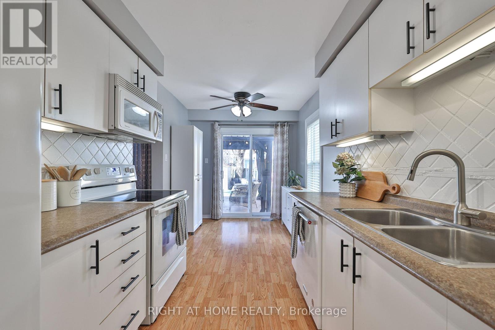 89 Vail Meadows Crescent, Clarington, Ontario L1C 4T3 - Photo 12 - E12963028